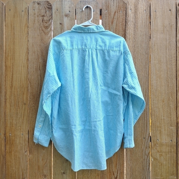 Levi's - Oversized Fit Striped Button Down Shirt - Picture 9 of 16